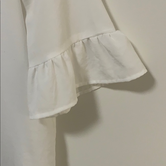 White Blouse w/ Ruffle Detail at Sleeve - Picture 3 of 3